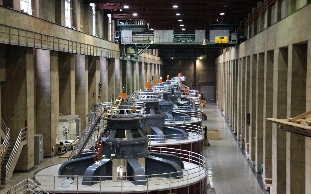 https://pixabay.com/photos/power-plant-hoover-dam-generator-2728059/