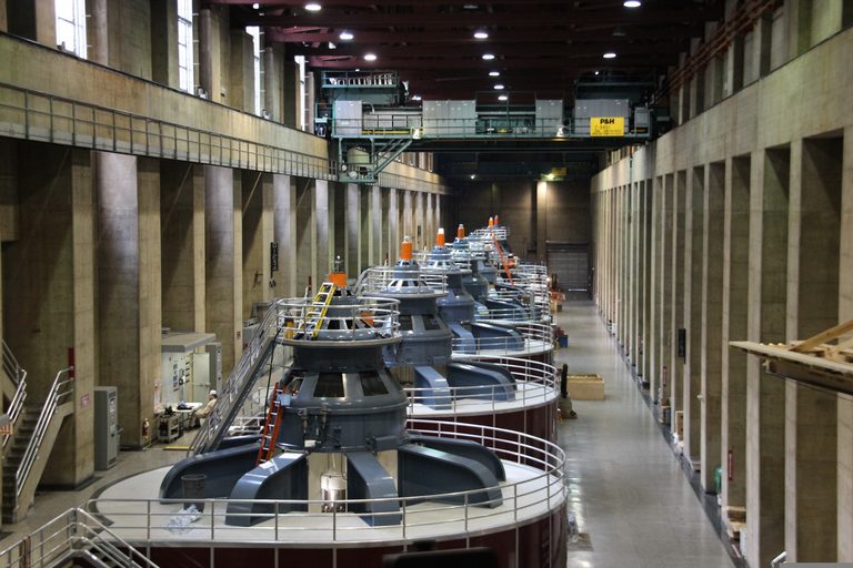 https://pixabay.com/photos/power-plant-hoover-dam-generator-2728059/