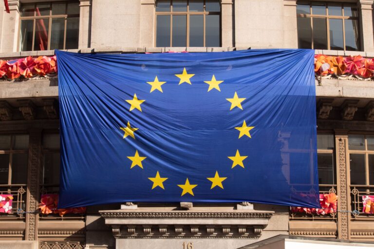 EU AI Act i region: Šta novi evropski zakoni o veštačkoj inteligenciji znače za mlade inovatore u Srbiji
