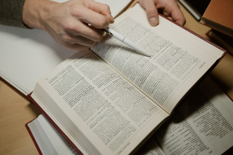 Kako koristiti AI za akademsko istraživanje, a da ne prekršite etičke kodekse fakulteta